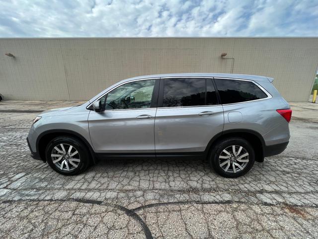 Photo of 2019 Lunar Silver Metallic Honda Pilot