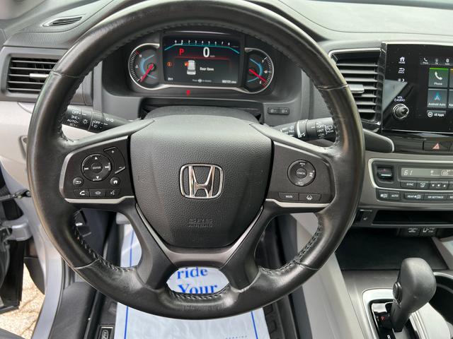 Photo of 2019 Lunar Silver Metallic Honda Pilot