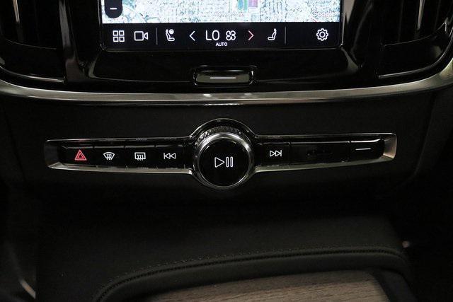 Photo of 2025 Bright Dusk Metallic Volvo V90 Cross Country