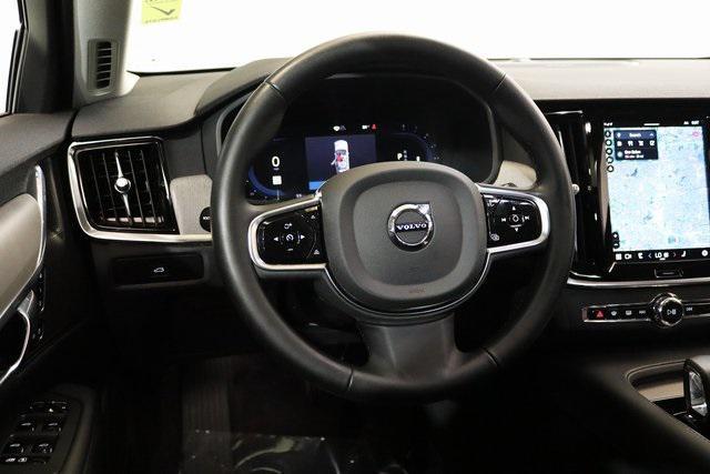 Photo of 2025 Bright Dusk Metallic Volvo V90 Cross Country