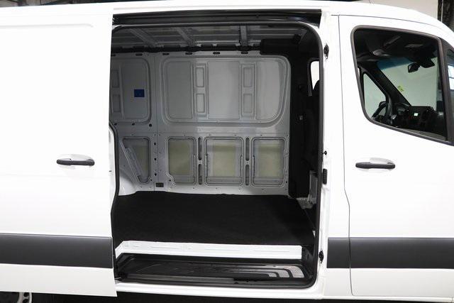 Photo of 2023 Arctic White Mercedes-Benz Sprinter 1500