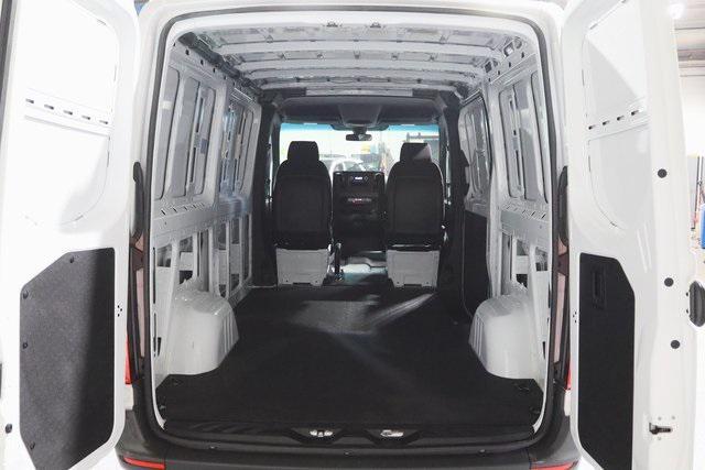 Photo of 2023 Arctic White Mercedes-Benz Sprinter 1500
