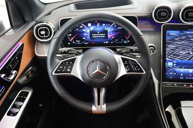 Photo of 2024 MANUFAKTUR Moonlight White Metallic Mercedes-Benz GLC 300