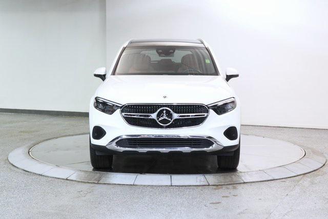 Photo of 2024 MANUFAKTUR Moonlight White Metallic Mercedes-Benz GLC 300