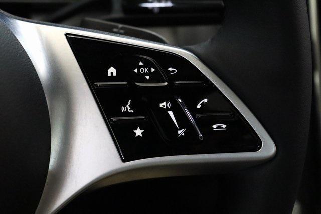 Photo of 2024 MANUFAKTUR Moonlight White Metallic Mercedes-Benz GLC 300