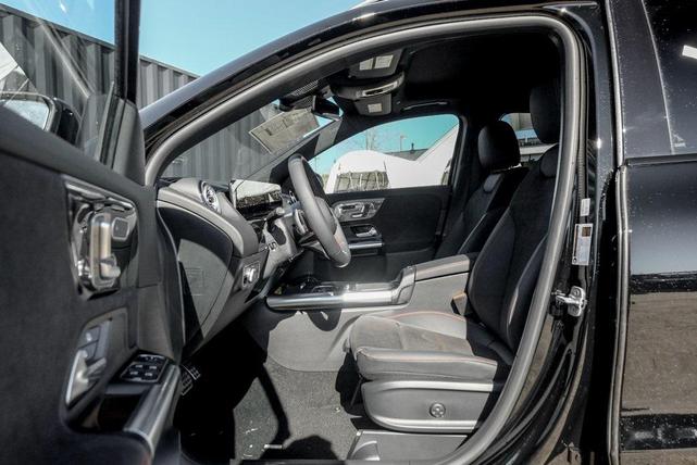 Photo of 2025 Night Black Mercedes-Benz GLA 250