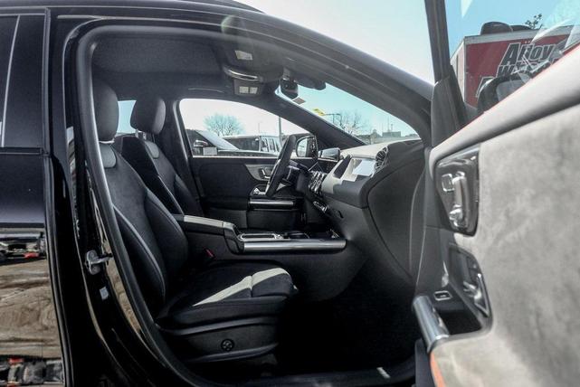 Photo of 2025 Night Black Mercedes-Benz GLA 250