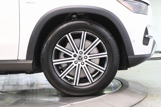 Photo of 2025 Polar White Mercedes-Benz GLE 450e