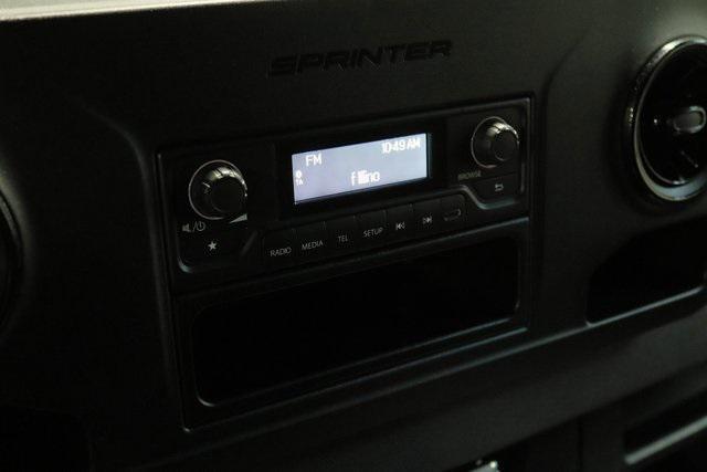 Photo of 2025 Arctic White Mercedes-Benz Sprinter 2500