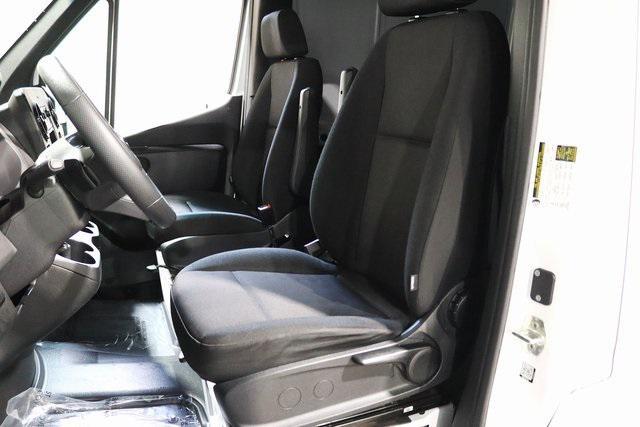 Photo of 2025 Arctic White Mercedes-Benz Sprinter 2500