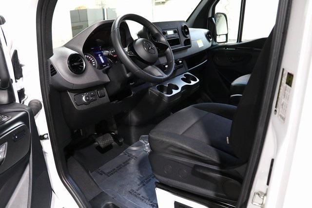 Photo of 2025 Arctic White Mercedes-Benz Sprinter 2500