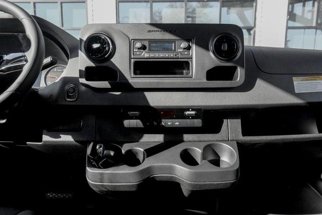 Photo of 2025 Arctic White Mercedes-Benz Sprinter 2500
