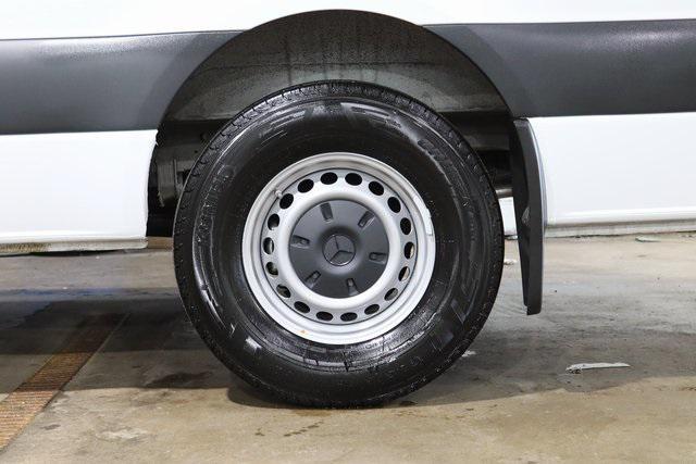 Photo of 2025 Arctic White Mercedes-Benz Sprinter 2500