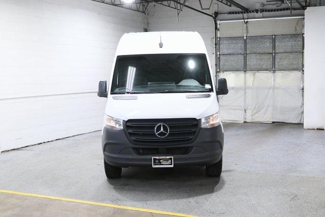 Photo of 2025 Arctic White Mercedes-Benz Sprinter 2500