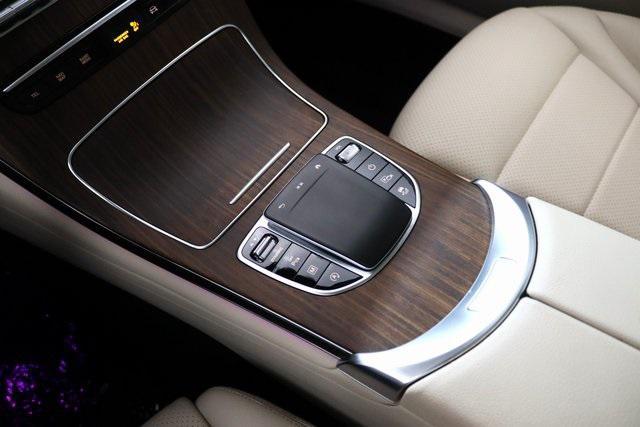 Photo of 2022 Polar White Mercedes-Benz GLC 300