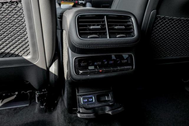 Photo of 2026 Obsidian Black Mercedes-Benz GLS 450