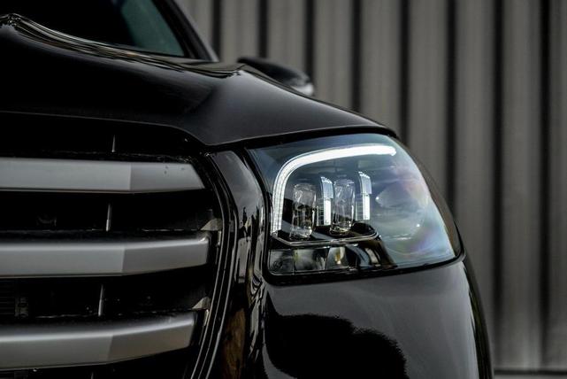 Photo of 2026 Obsidian Black Mercedes-Benz GLS 450