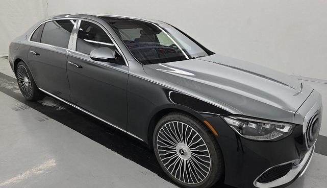 Photo of 2023 Cirrus Silver/Obsidian Black Mercedes-Benz Maybach S 580
