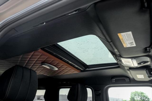 Photo of 2025 MANUFAKTUR Dark Olive Green magno Mercedes-Benz AMG G 63