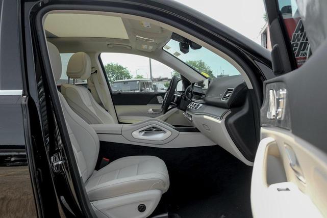 Photo of 2025 Obsidian Black Mercedes-Benz GLS 450