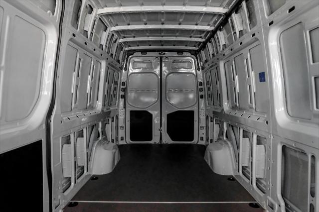 Photo of 2025 Arctic White Mercedes-Benz Sprinter 2500
