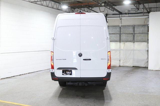Photo of 2025 Arctic White Mercedes-Benz Sprinter 3500