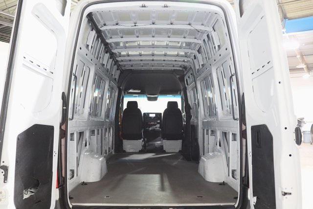 Photo of 2023 Arctic White Mercedes-Benz Sprinter 2500