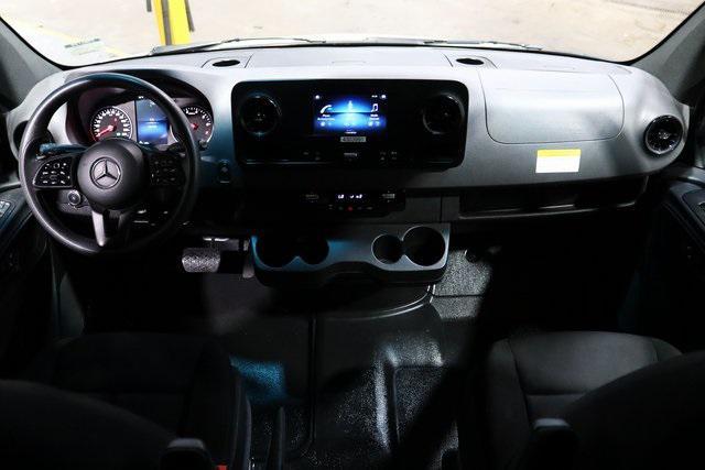 Photo of 2023 Arctic White Mercedes-Benz Sprinter 2500