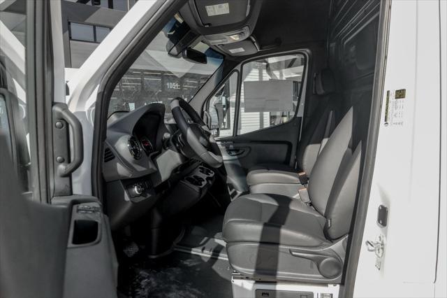 Photo of 2025 Artic White Mercedes-Benz Sprinter 2500