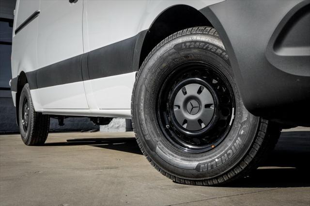 Photo of 2025 Artic White Mercedes-Benz Sprinter 2500