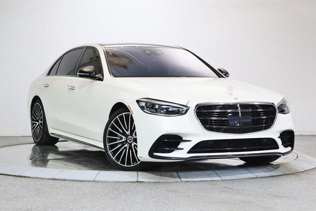 Photo of 2022 MANUFAKTUR Cashmere White Magno Mercedes-Benz S-Class