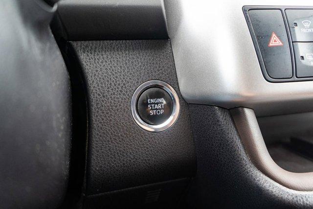 Photo of 2017 Midnight Black Metallic Toyota Highlander