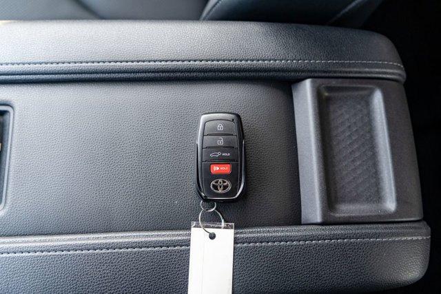 Photo of 2025 Ruby Flare Pearl Toyota Grand Highlander