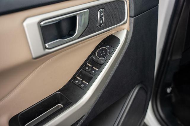 Photo of 2022 Oxford White Ford Explorer