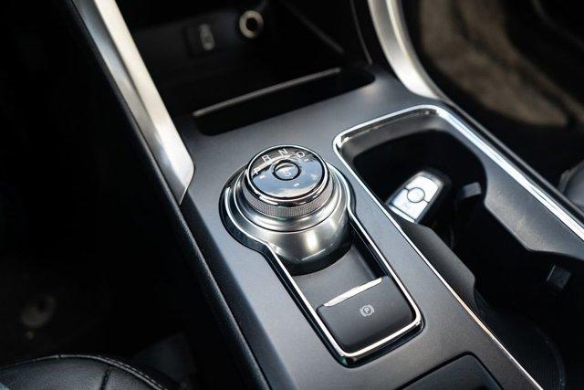 Photo of 2017 Oxford White Ford Fusion