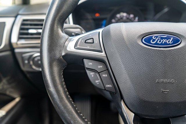 Photo of 2017 Oxford White Ford Fusion