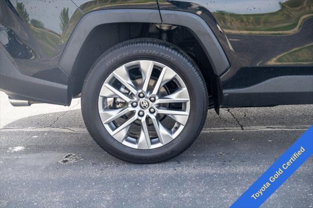 Photo of 2024 Midnight Black Metallic Toyota RAV4
