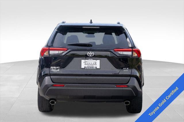 Photo of 2024 Midnight Black Metallic Toyota RAV4
