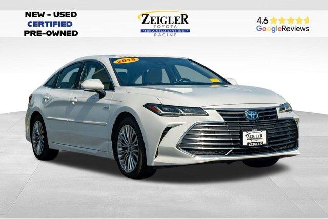 Photo of 2019 Pearl Toyota Avalon Hybrid