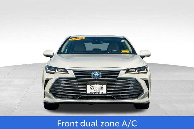 Photo of 2019 Pearl Toyota Avalon Hybrid