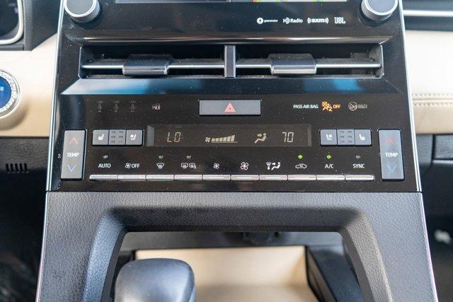 Photo of 2019 Pearl Toyota Avalon Hybrid