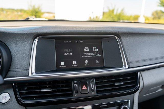 Photo of 2018 Snow White Pearl Kia Optima