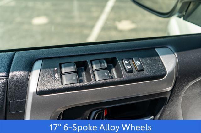 Photo of 2022 White Toyota 4Runner