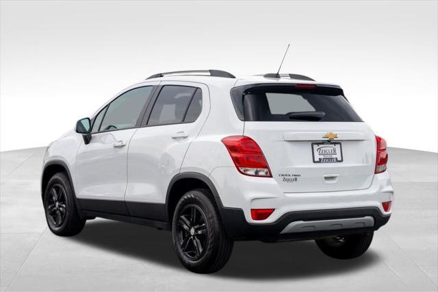 Photo of 2022 Summit White Chevrolet Trax