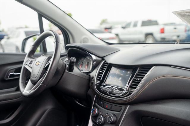 Photo of 2022 Summit White Chevrolet Trax