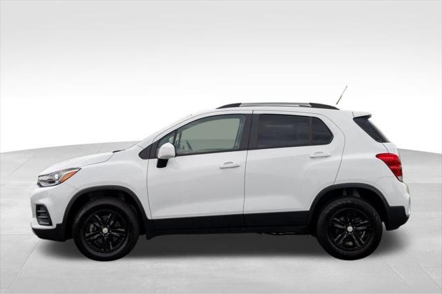 Photo of 2022 Summit White Chevrolet Trax