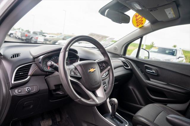 Photo of 2022 Summit White Chevrolet Trax