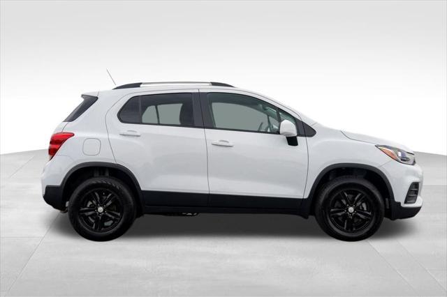 Photo of 2022 Summit White Chevrolet Trax