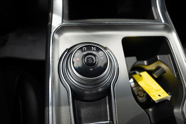 Photo of 2022 Black Metallic Ford Edge
