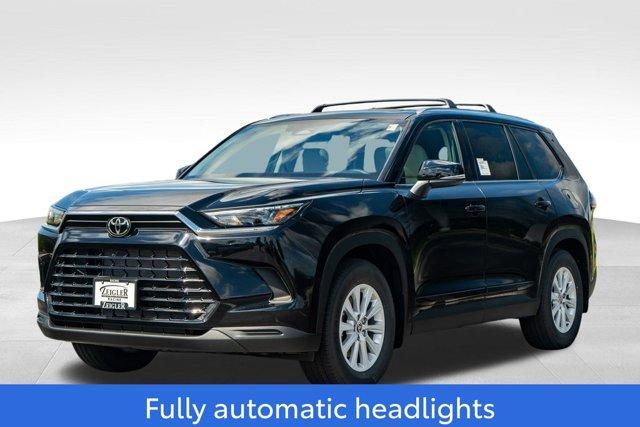 Photo of 2025 Midnight Black Toyota Grand Highlander
